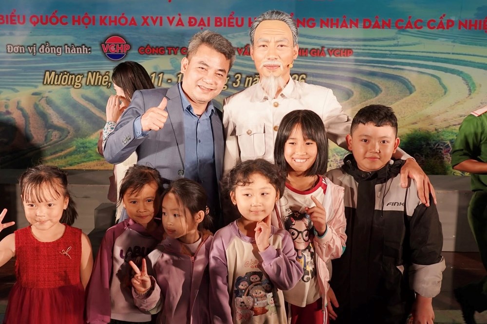 Nhà hát Kịch Việt Nam mang chương trình nghệ thuật đến với​ đồng bào vùng biên giới