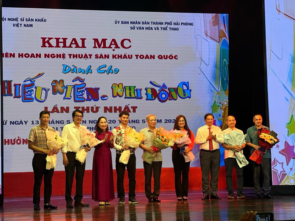 Tháo gỡ khó khăn, thúc đẩy sáng tạo văn học, nghệ thuật