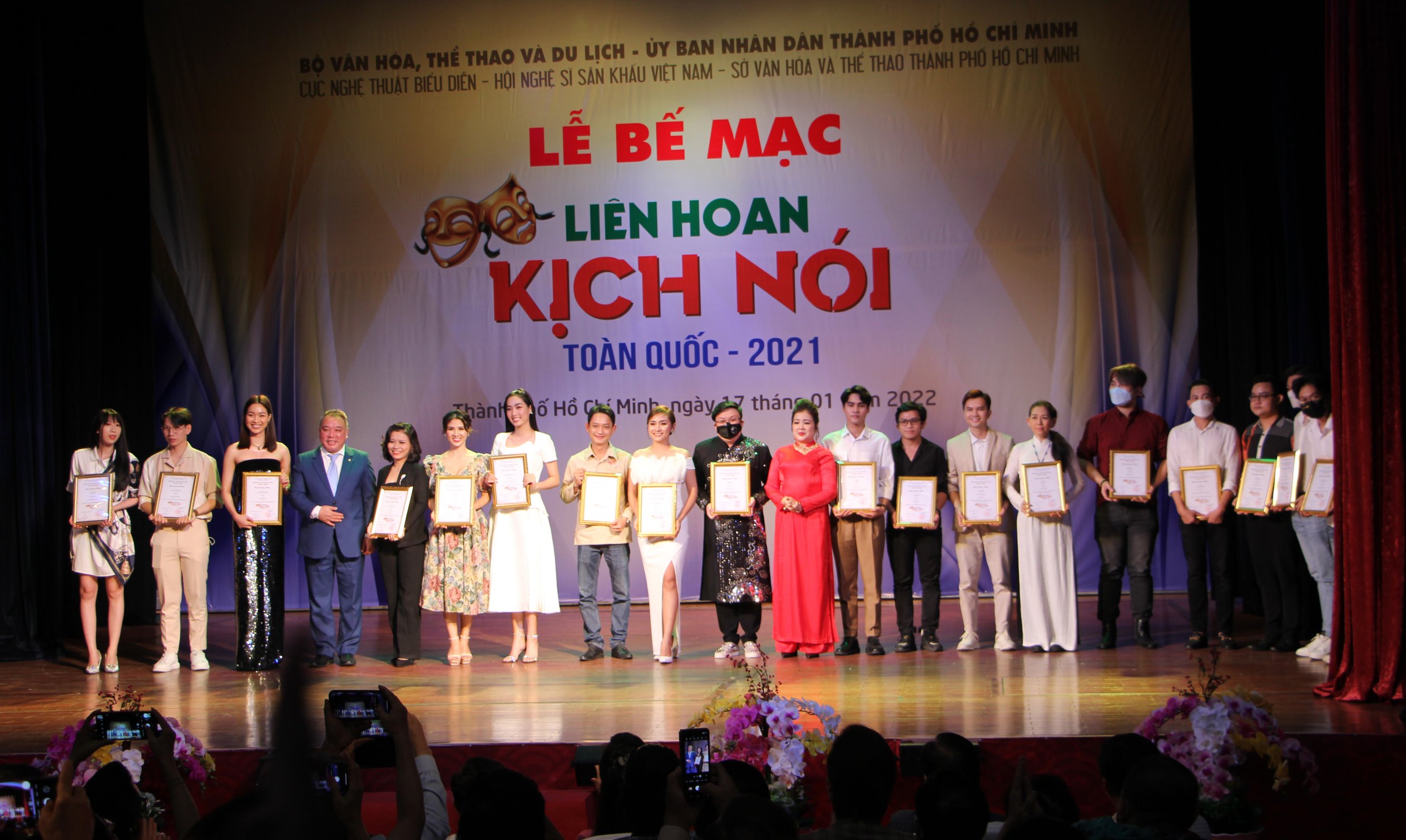 Giải Đồng hạng mục diễn viên trao cho 19 cá nhân
