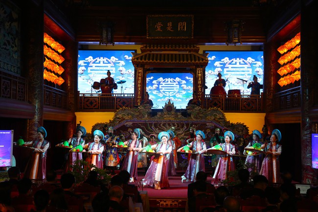 Bàn giải pháp phát triển công nghiệp văn hóa gắn với du lịch