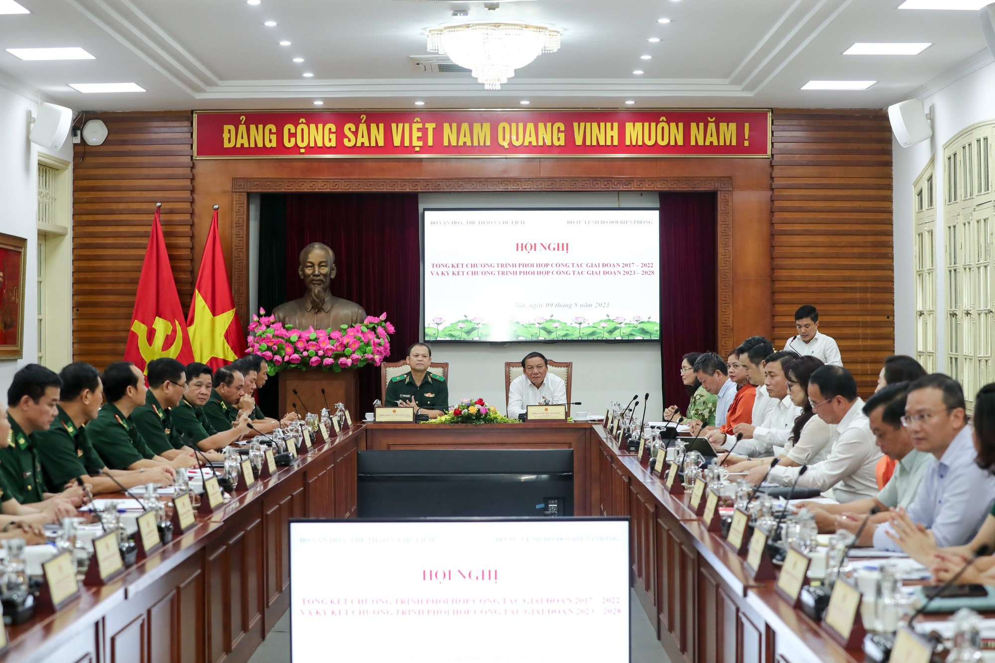 Bộ trưởng Nguyễn Văn Hùng: Đưa "ánh sáng" của Văn hóa đến gần hơn nữa vùng sâu vùng xa, vùng biên giới, hải đảo