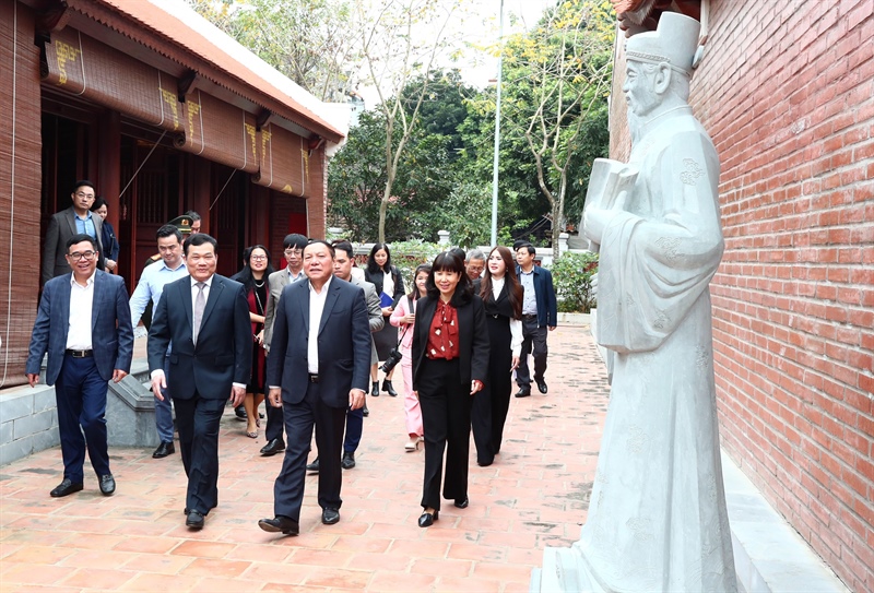 Bộ trưởng Nguyễn Văn Hùng: Kiến tạo nên sự phát triển bền vững bằng văn hóa và từ văn hóa