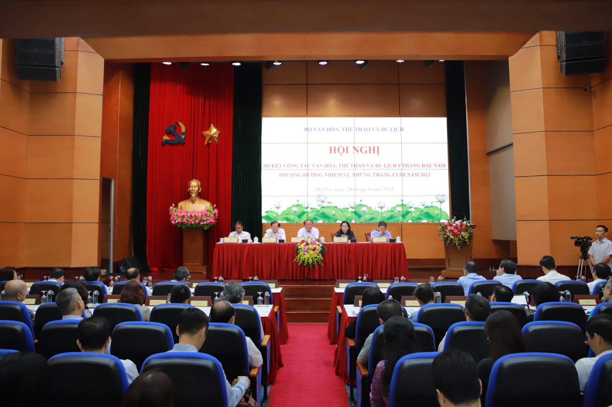 Bộ trưởng Nguyễn Văn Hùng: Trách nhiệm, gương mẫu, đoàn kết, sáng tạo để tăng tốc về đích trong những tháng cuối năm