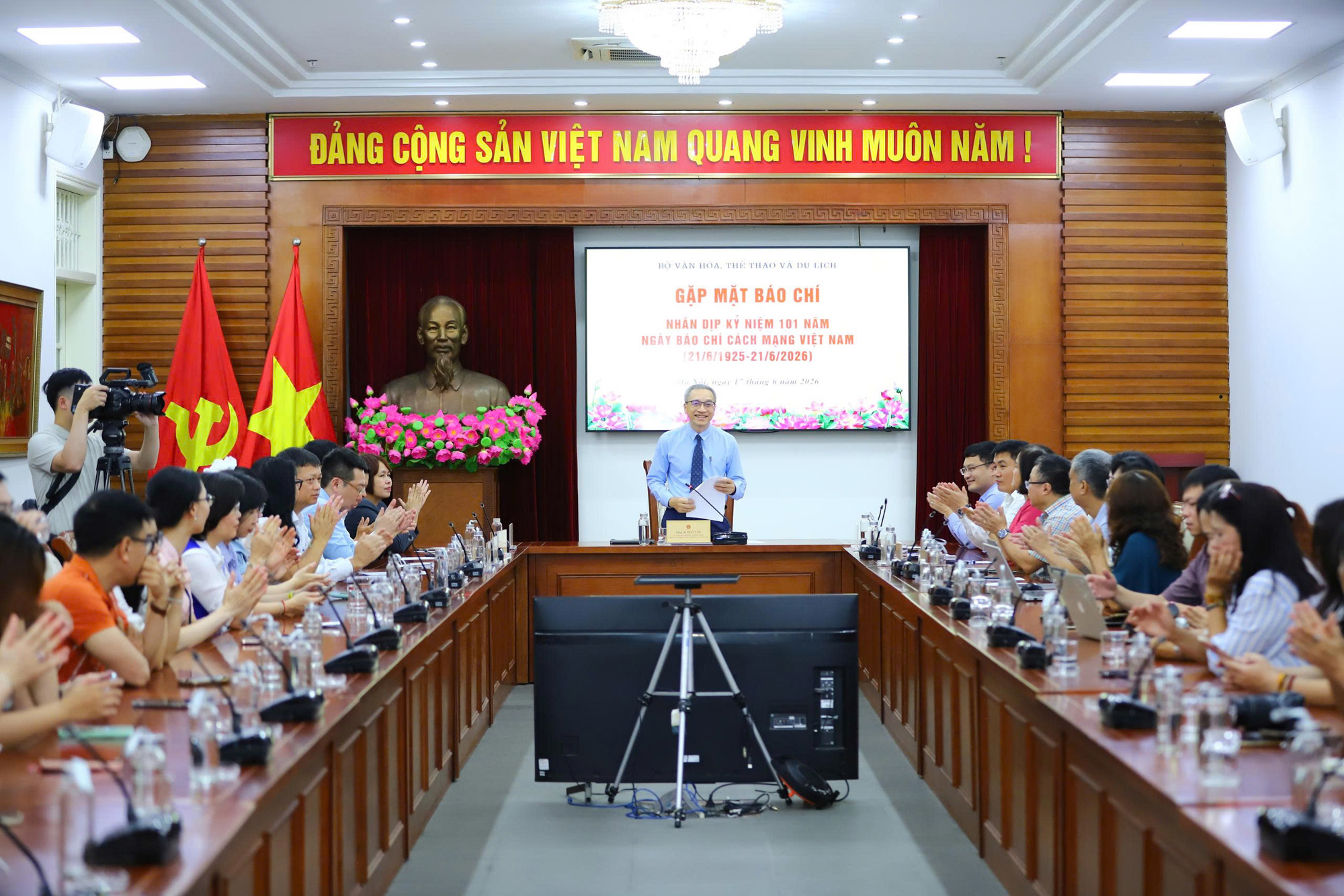 Bộ VHTTDL gặp mặt báo chí nhân kỷ niệm 101 năm Ngày Báo chí Cách mạng Việt Nam