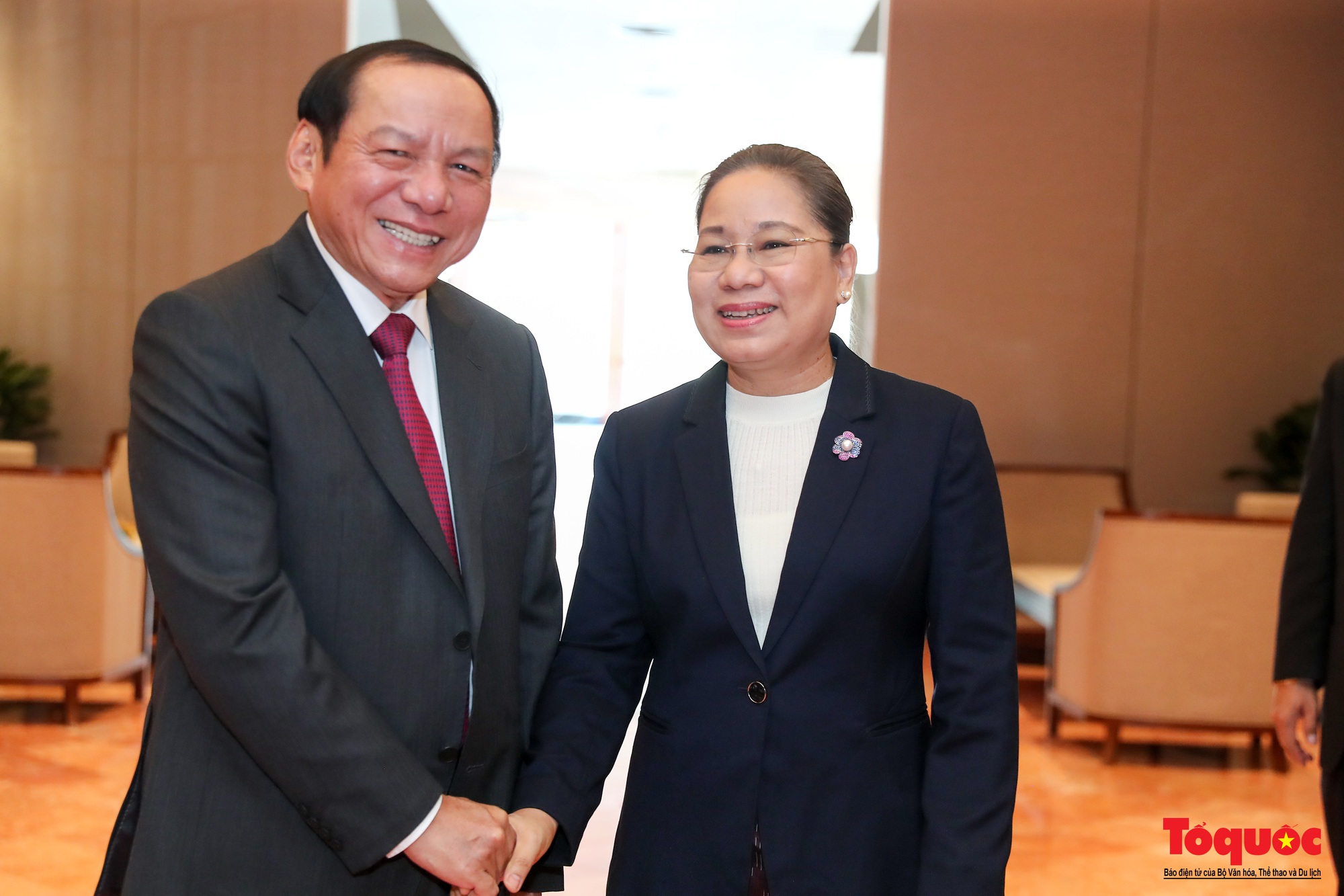 Chùm ảnh: Bộ trưởng Bộ Văn hóa, Thể thao và Du lịch Việt Nam hội đàm với Bộ trưởng Bộ Thông tin, Văn hóa và Du lịch Lào