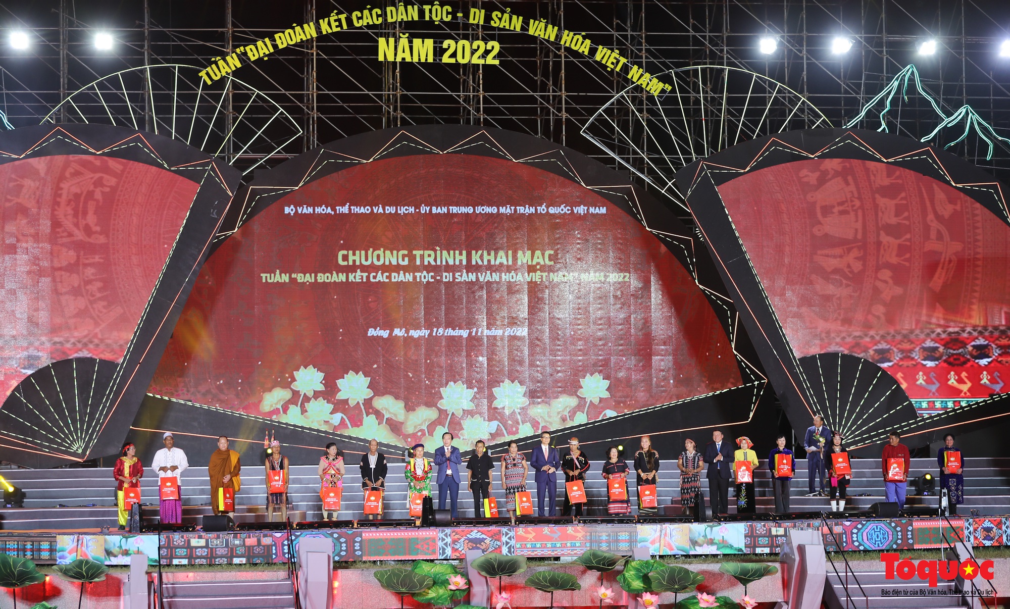 Chùm ảnh: Khai mạc Tuần lễ “Đại đoàn kết các Dân tộc - Di sản Văn hóa Việt Nam”