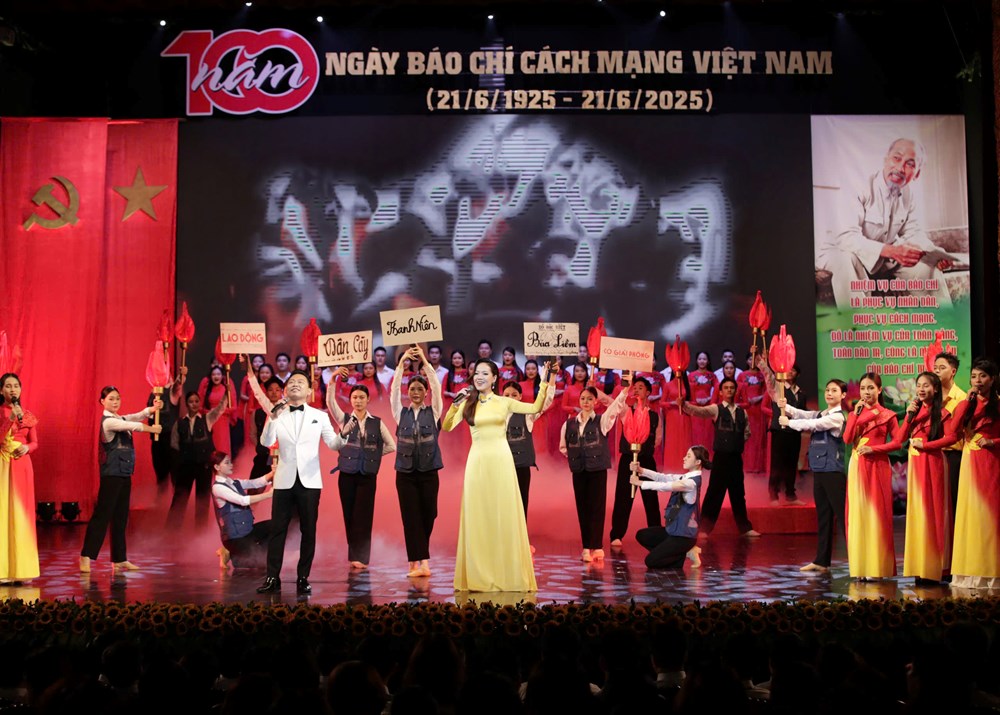 Chương trình nghệ thuật đặc biệt “Mãi mãi tấm lòng son – ngòi bút sắc”: Tự hào trang sử vàng 100 năm báo chí cách mạng