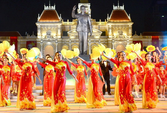 ​Chương trình nghệ thuật “Thành phố Hồ Chí Minh rực rỡ tên vàng”