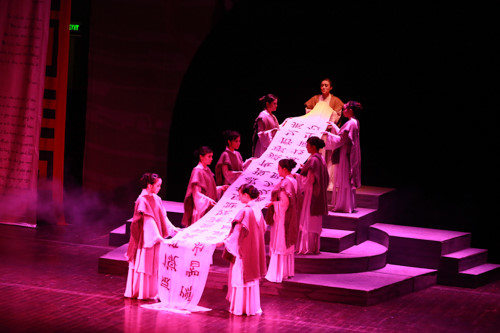 Công diễn vở cải lương “Vua Thánh Triều Lê” tại Nhà hát Lớn Hà Nội