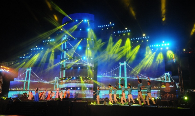 Đà Nẵng: Chương trình nhạc hội chào đón năm mới 2015