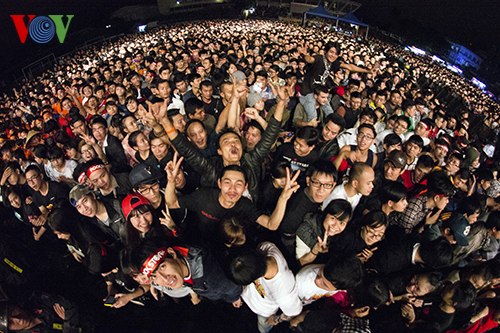 Đà Nẵng: Hàng vạn khán giả cháy hết mình với Rockstorm 7