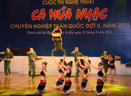 Khai mạc Cuộc thi ca múa nhạc chuyên nghiệp toàn quốc đợt II năm 2015