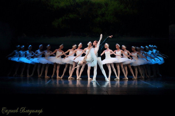 Nhà hát Vũ kịch Nga Talarium Et Lux biểu diễn vở ballet "Hồ Thiên Nga" và "Kẹp hạt dẻ" tại Hà Nội và TP.HCM