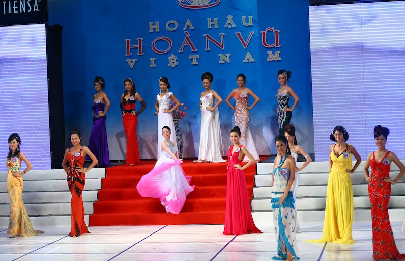Tố chức cuộc thi “Hoa hậu Hoàn vũ Việt Nam 2015”