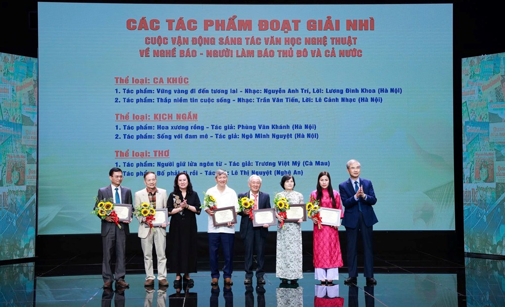 Trao 30 giải sáng tác văn học, nghệ thuật về nghề báo, người làm báo