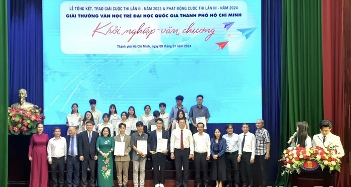 Trao Giải thưởng Văn học Trẻ Đại học Quốc gia TP HCM năm 2023