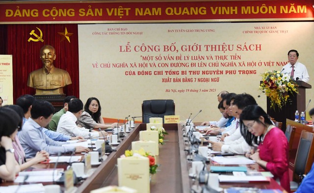 Xuất bản sách của Tổng Bí thư Nguyễn Phú Trọng bằng 7 ngoại ngữ